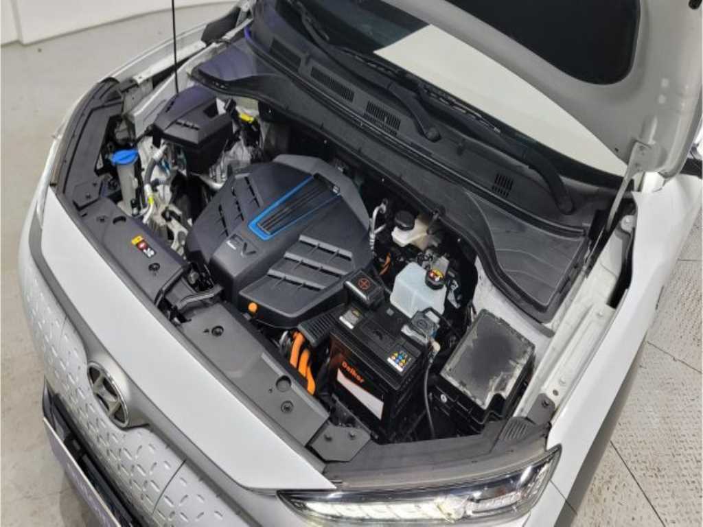 HYUNDAI Kona - Vista 9