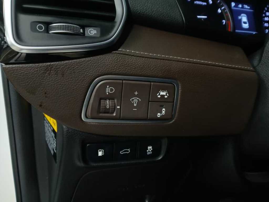 HYUNDAI Grandeur - Vista 11