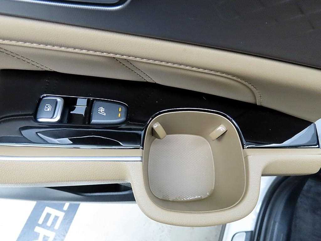 KIA Sorento - Vista 12