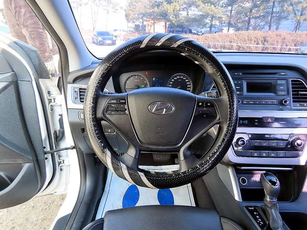HYUNDAI Sonata - Vista 8