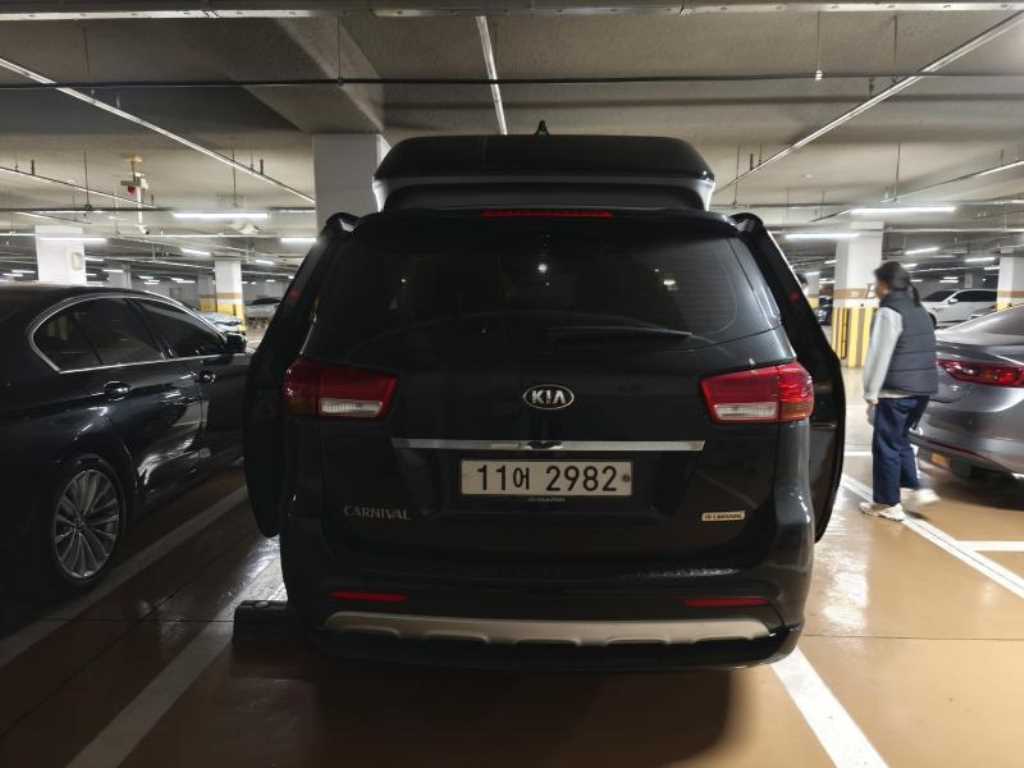 KIA Carnival - Vista 2