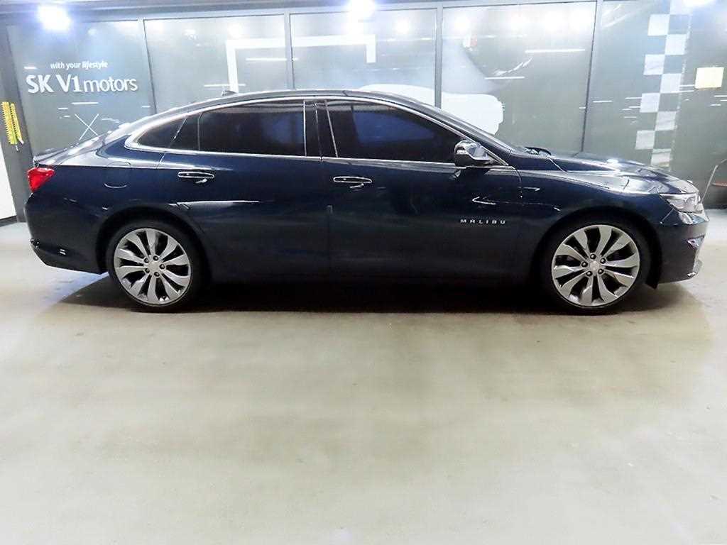 Chevrolet Malibu - Vista 3