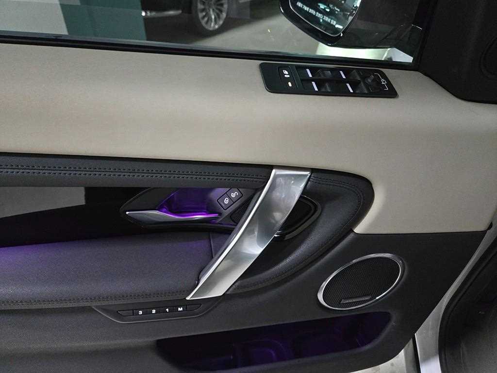 Land Rover Discovery Sports - Vista 12