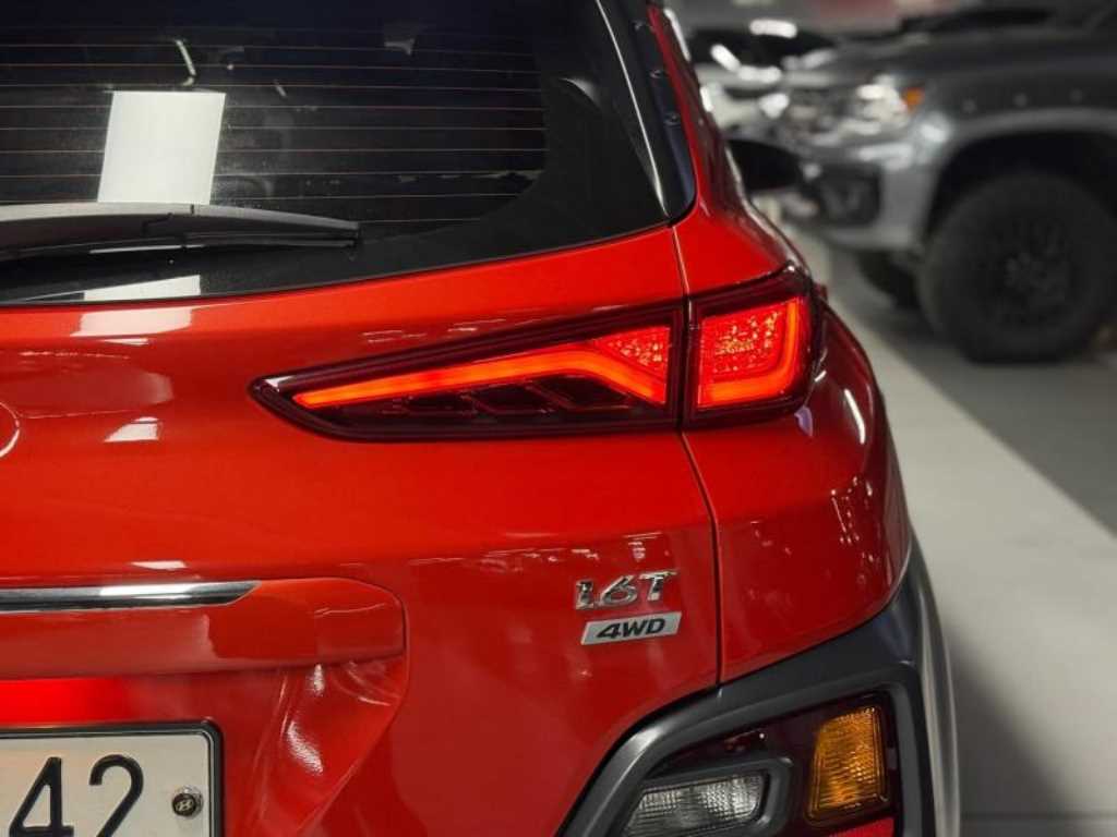 HYUNDAI Kona - Vista 9