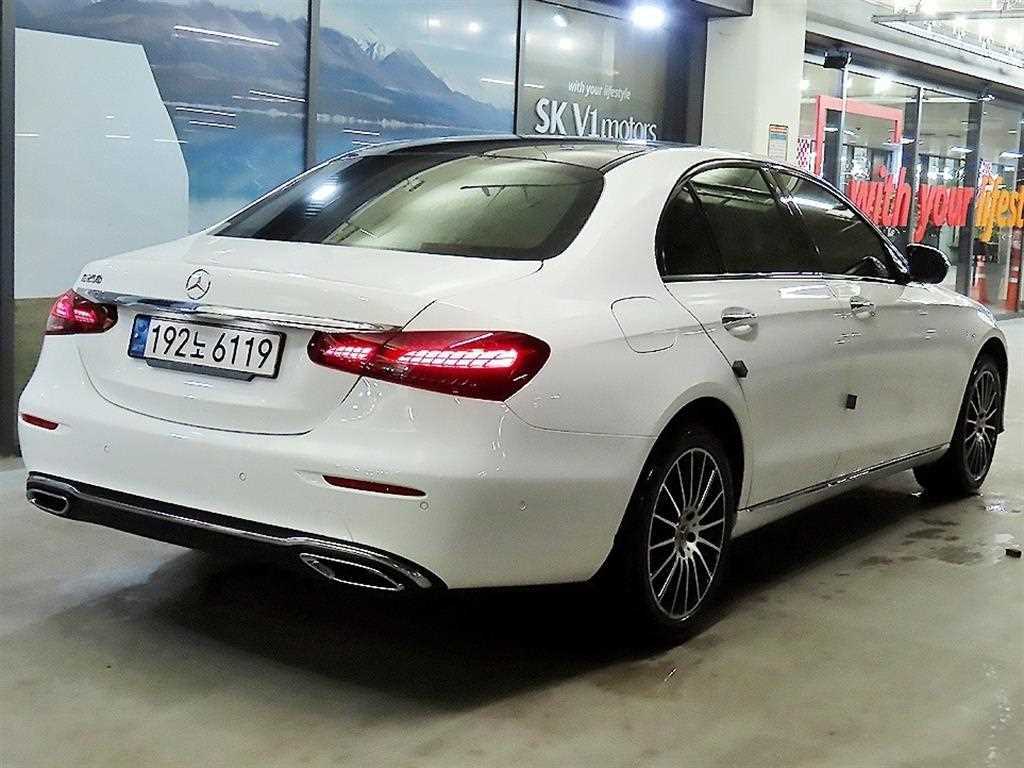 Mercedes Benz E class - Vista 4