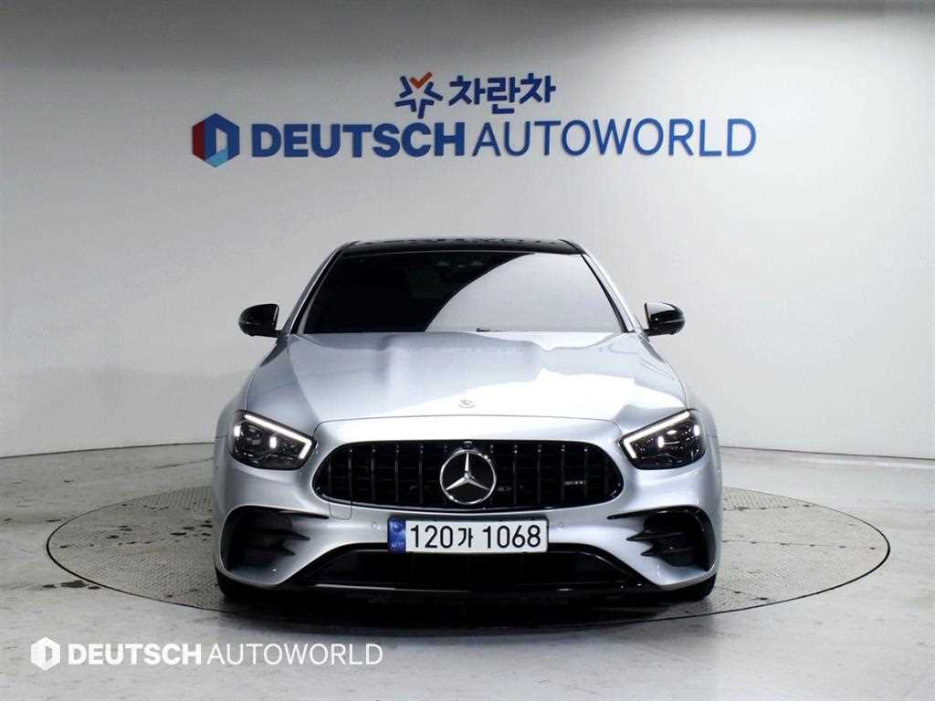 Mercedes Benz E class - Vista 3