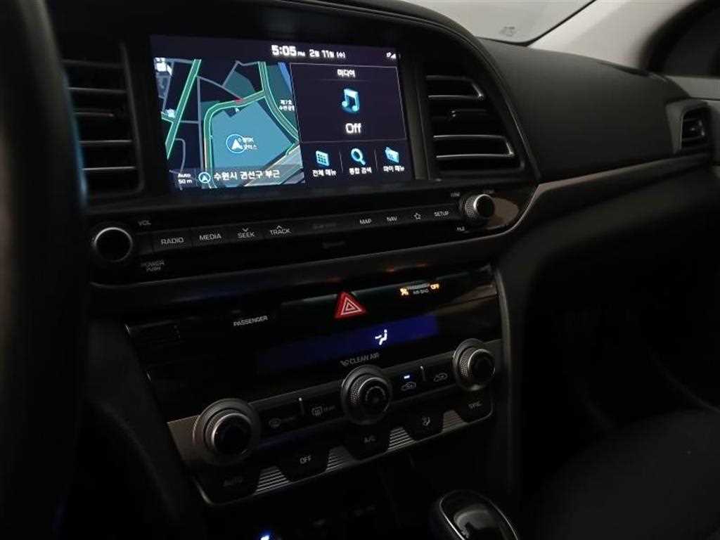 HYUNDAI Avante 2019 Blanco - Importación desde Corea - HF Imports Iquique - Foto 14