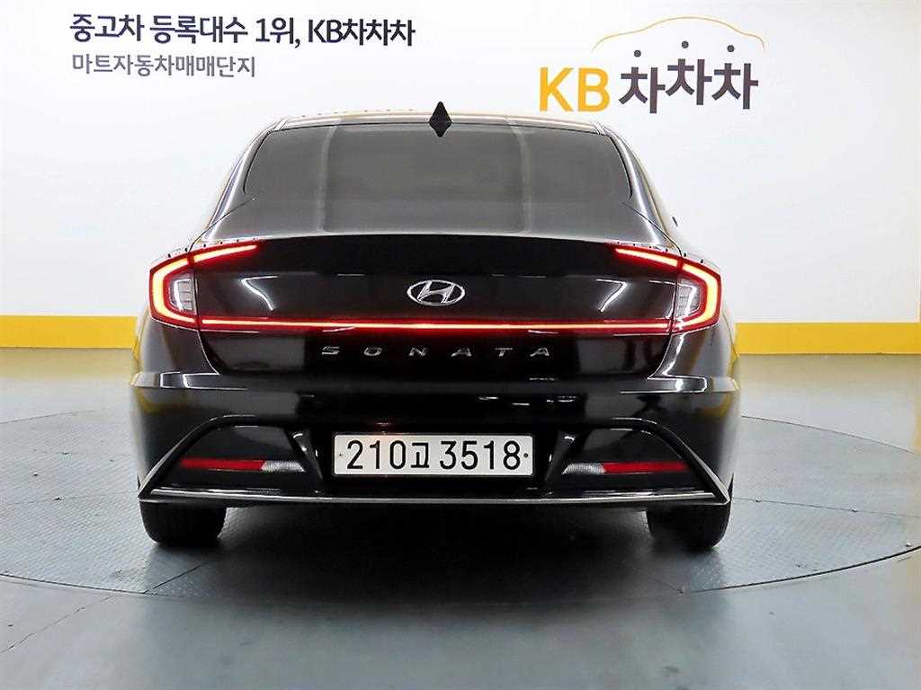 HYUNDAI Sonata - Vista 3