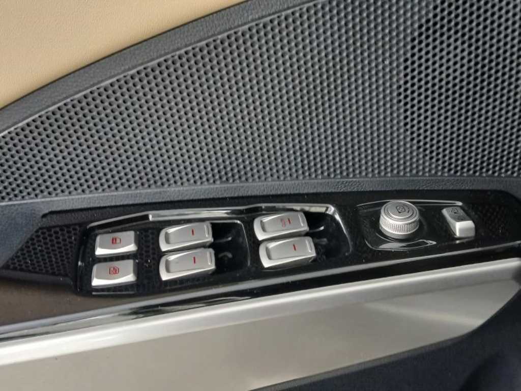 Ssangyong Tivoli - Vista 12