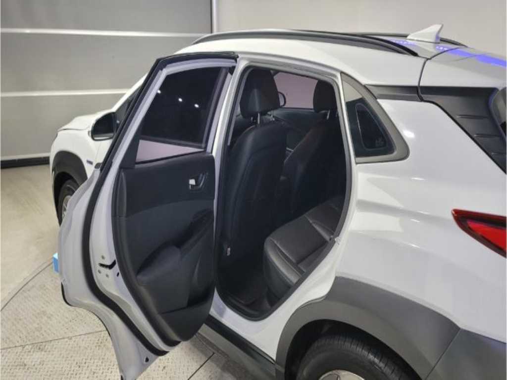 HYUNDAI Kona - Vista 7