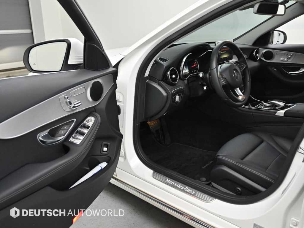 Mercedes Benz C Class - Vista 11