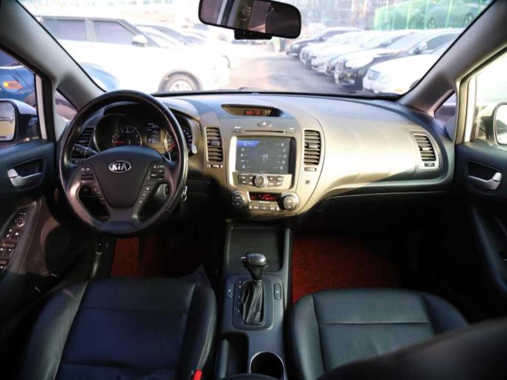 KIA K3 - Vista 6