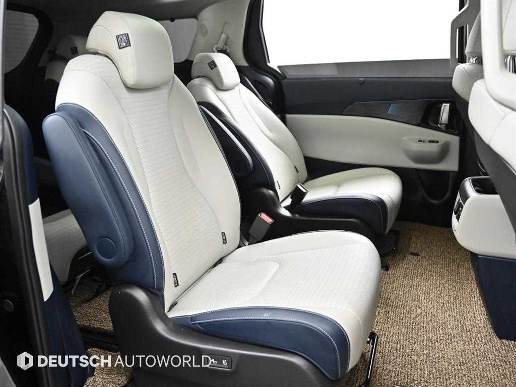 KIA Carnival - Vista 12