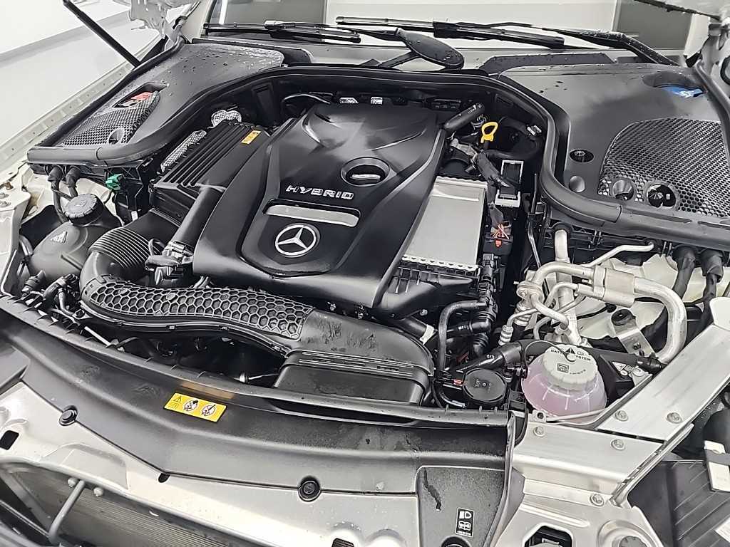 Mercedes Benz E class - Vista 5
