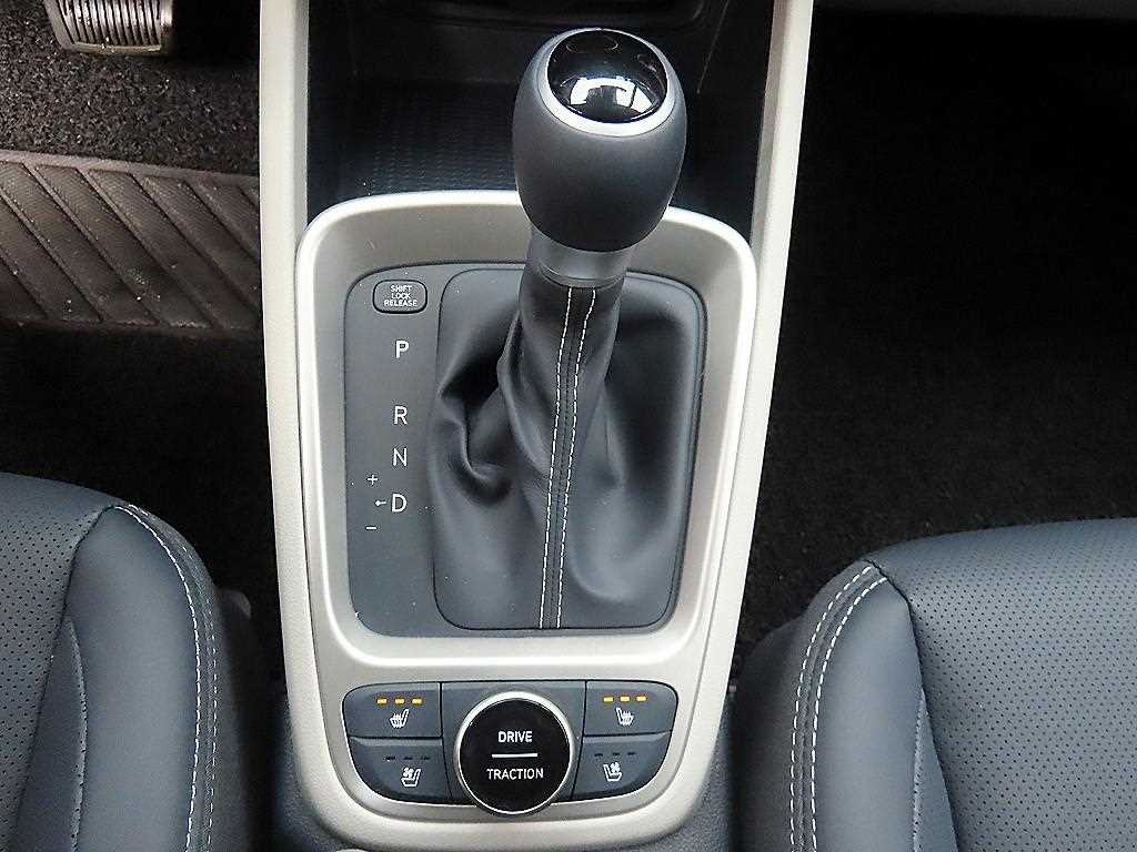 HYUNDAI Venue - Vista 10