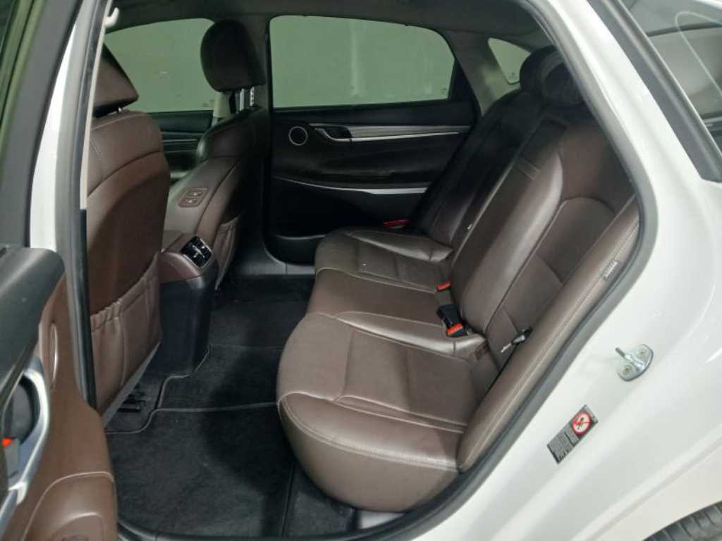 HYUNDAI Grandeur - Vista 7