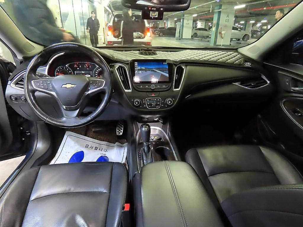 Chevrolet Malibu - Vista 10