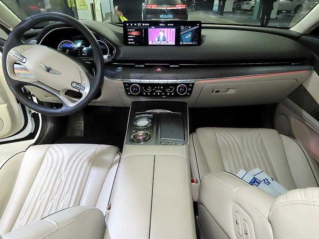 Genesis G80 - Vista 10