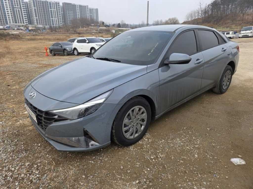HYUNDAI Avante - Vista 3