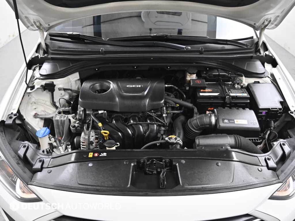 HYUNDAI Avante - Vista 6