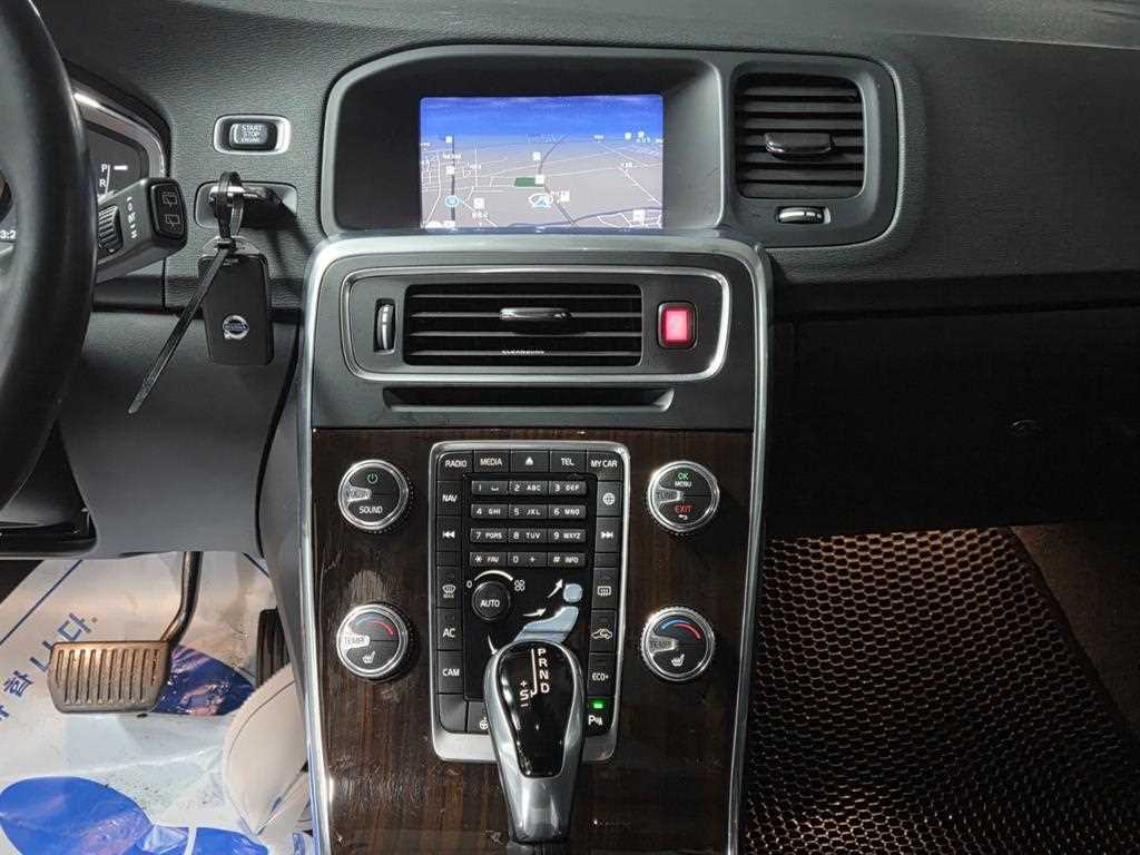 Volvo V60 2018 Gris - Importación desde Corea - HF Imports Iquique - Foto 15