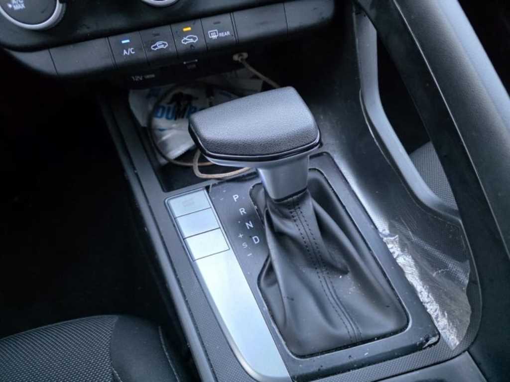 HYUNDAI Avante - Vista 10