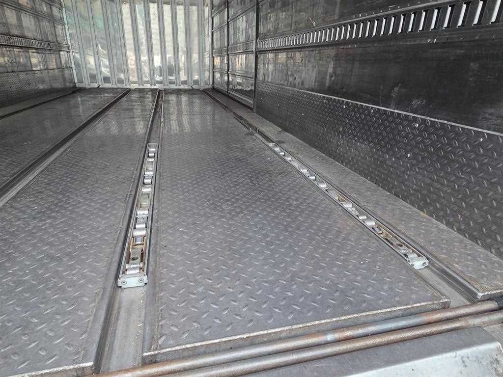 medium and large cargo truck - Vista 8