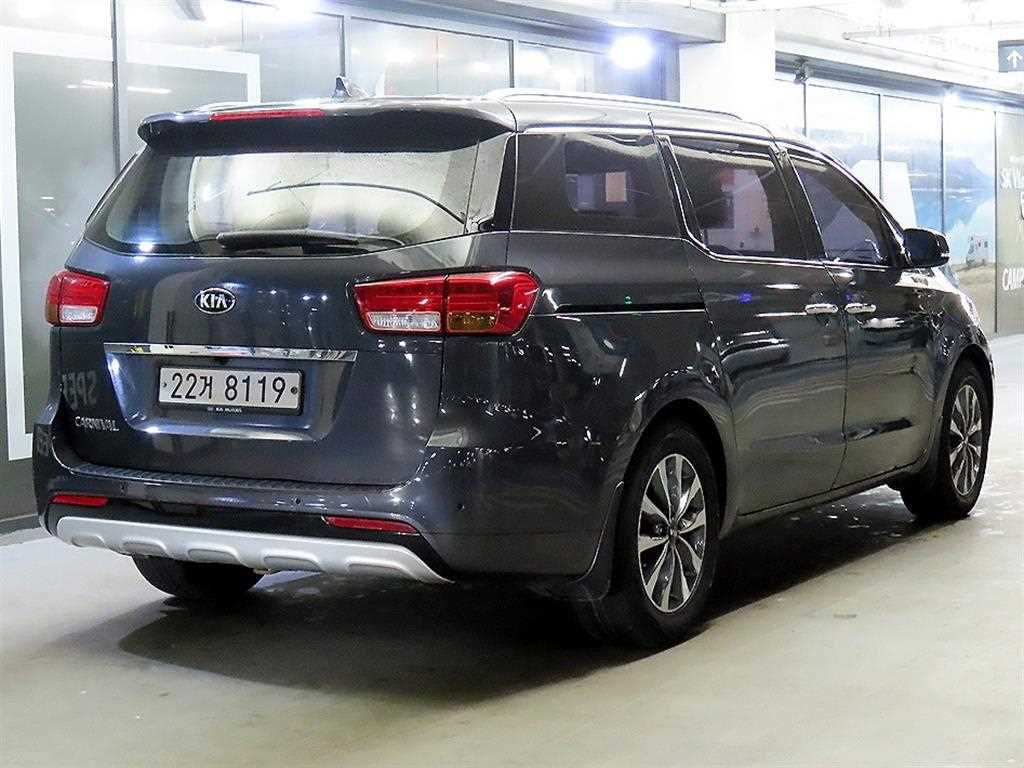 KIA Carnival - Vista 4