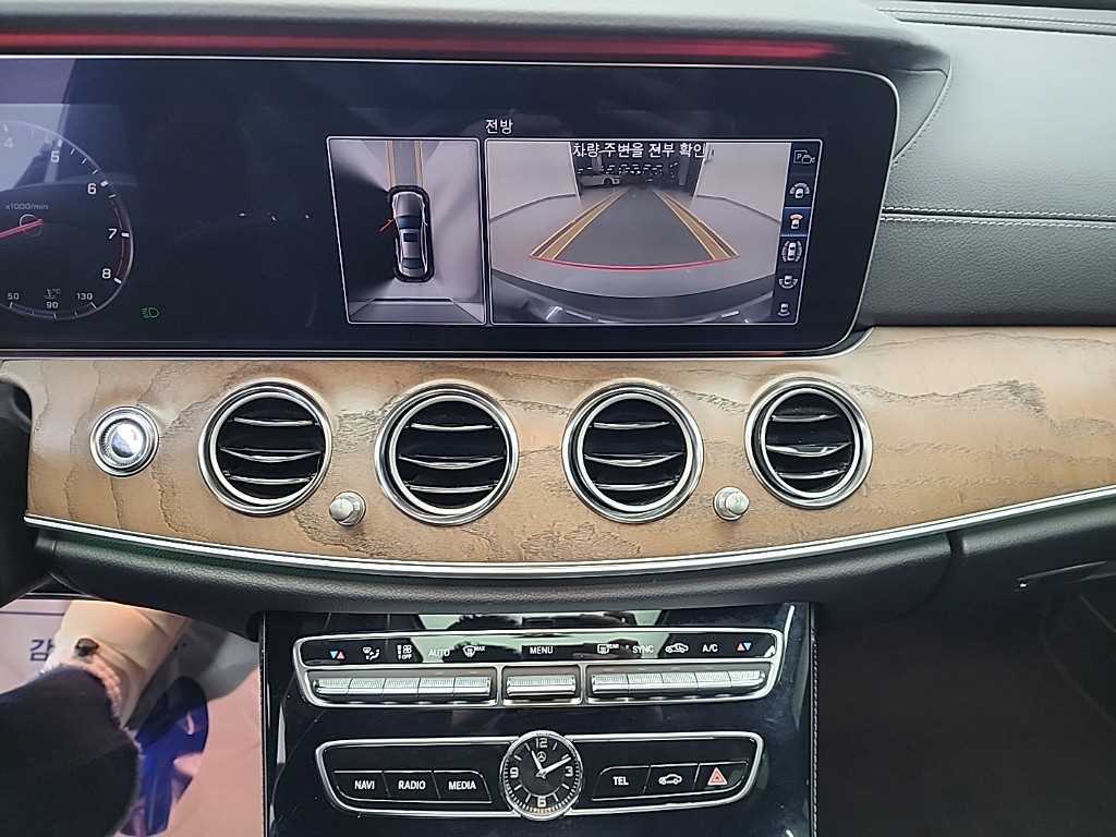 Mercedes Benz E class - Vista 10