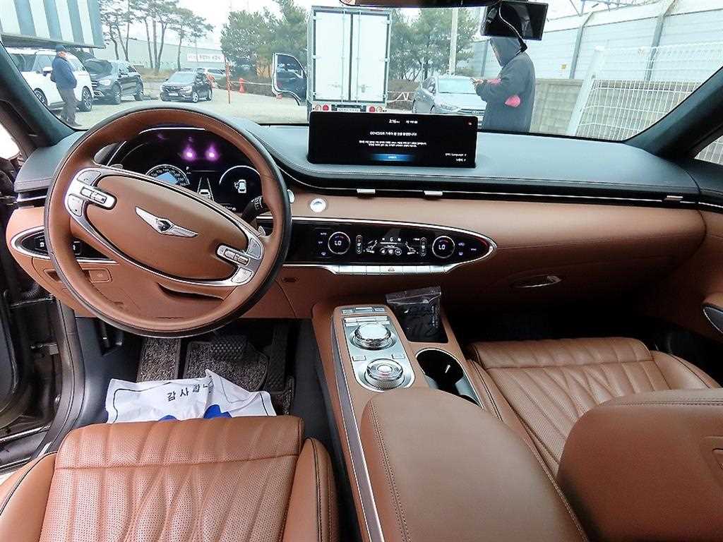 Genesis GV70 - Vista 7