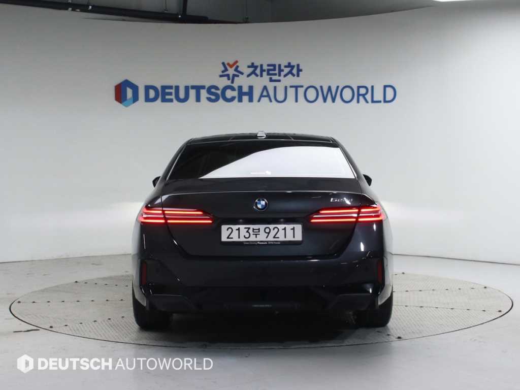 BMW 5 Series - Vista 4