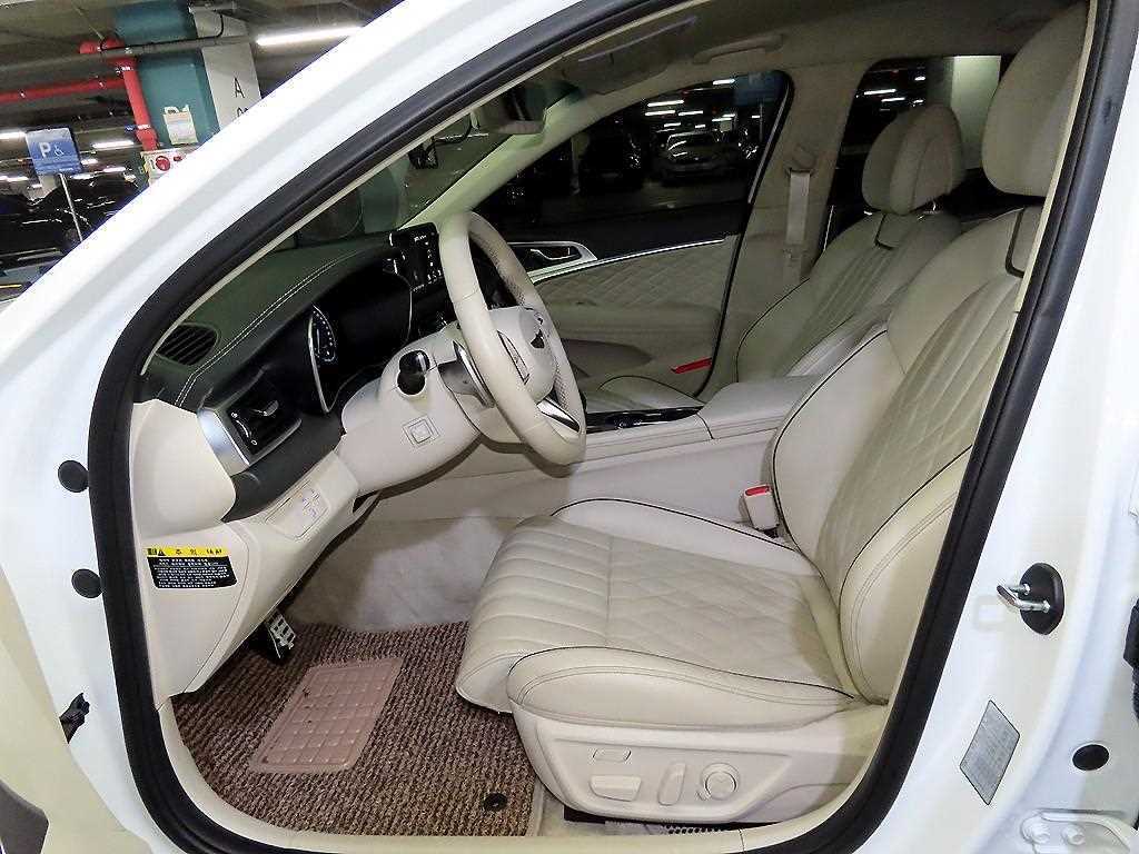 Genesis G70 - Vista 6