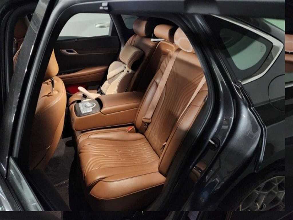 Genesis G80 - Vista 8