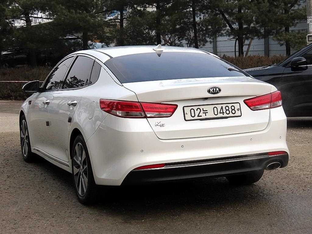 KIA K5 - Vista 3