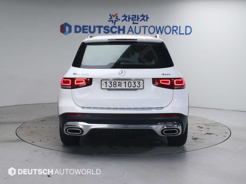 Mercedes Benz GLB Class - Vista 4