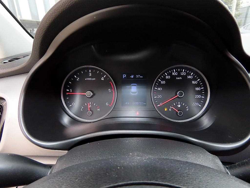 KIA Stonic - Vista 9