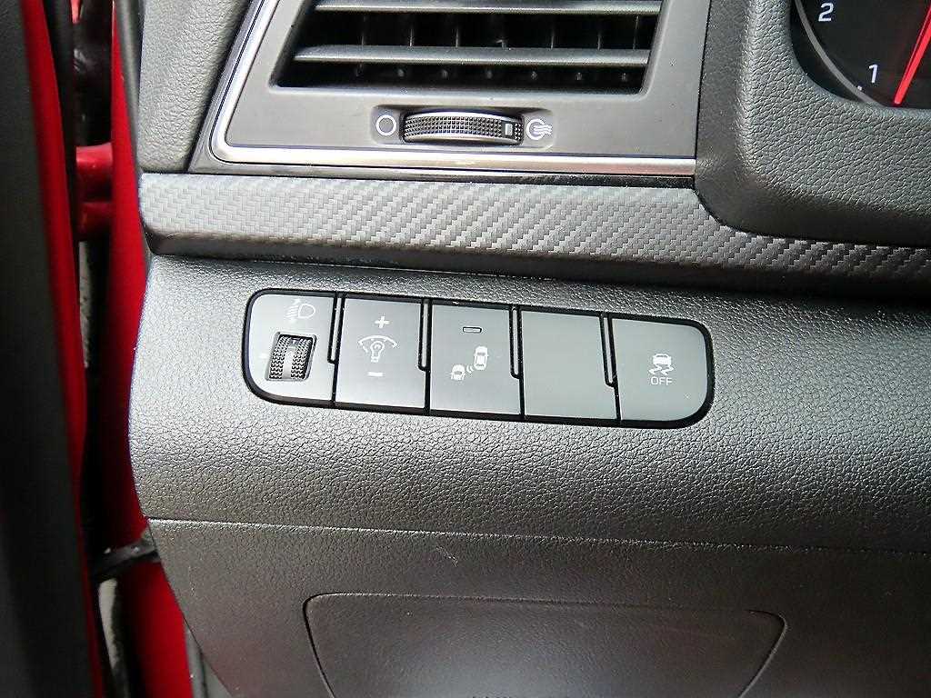 HYUNDAI Avante - Vista 12