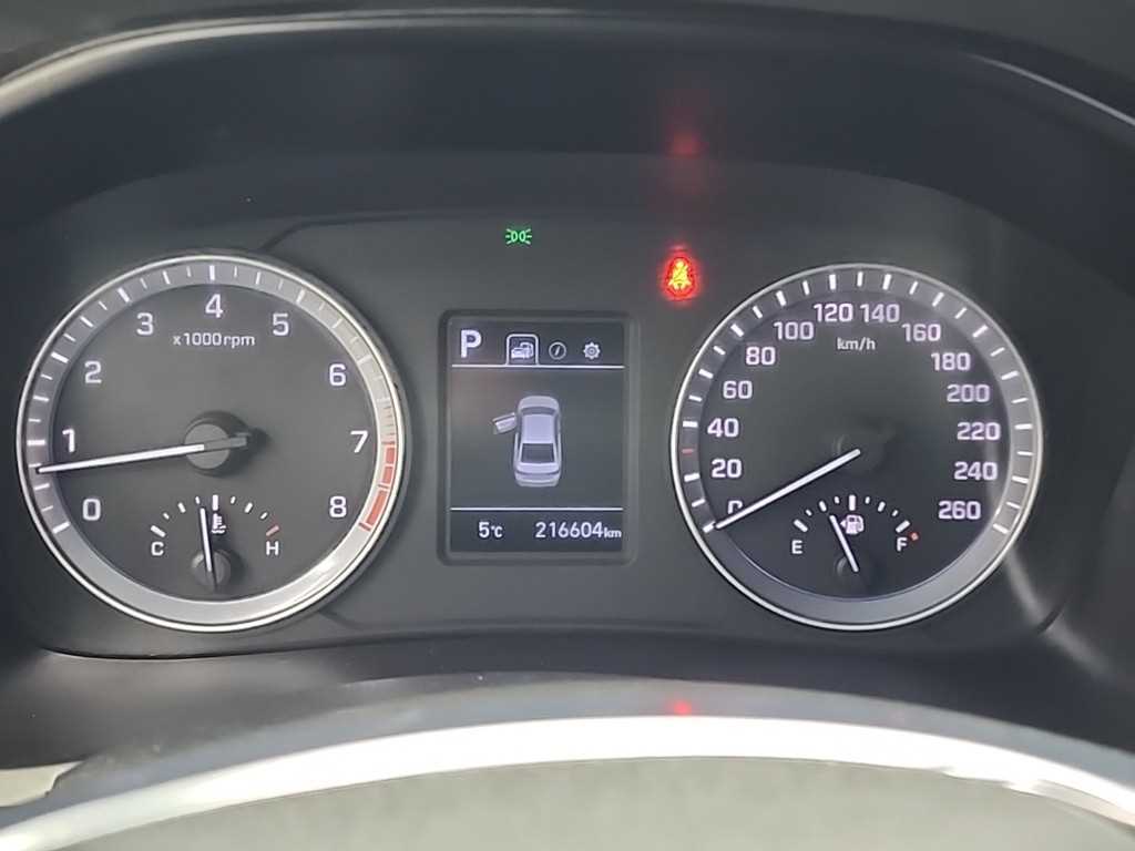 HYUNDAI Sonata - Vista 6