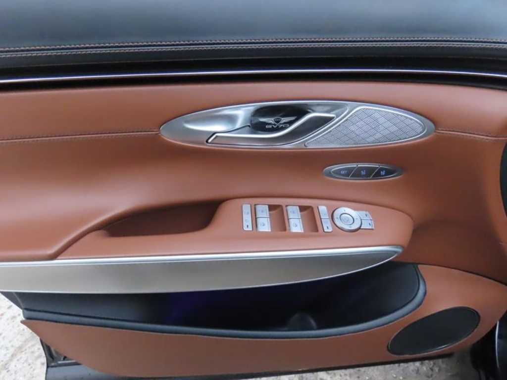 Genesis GV70 - Vista 7