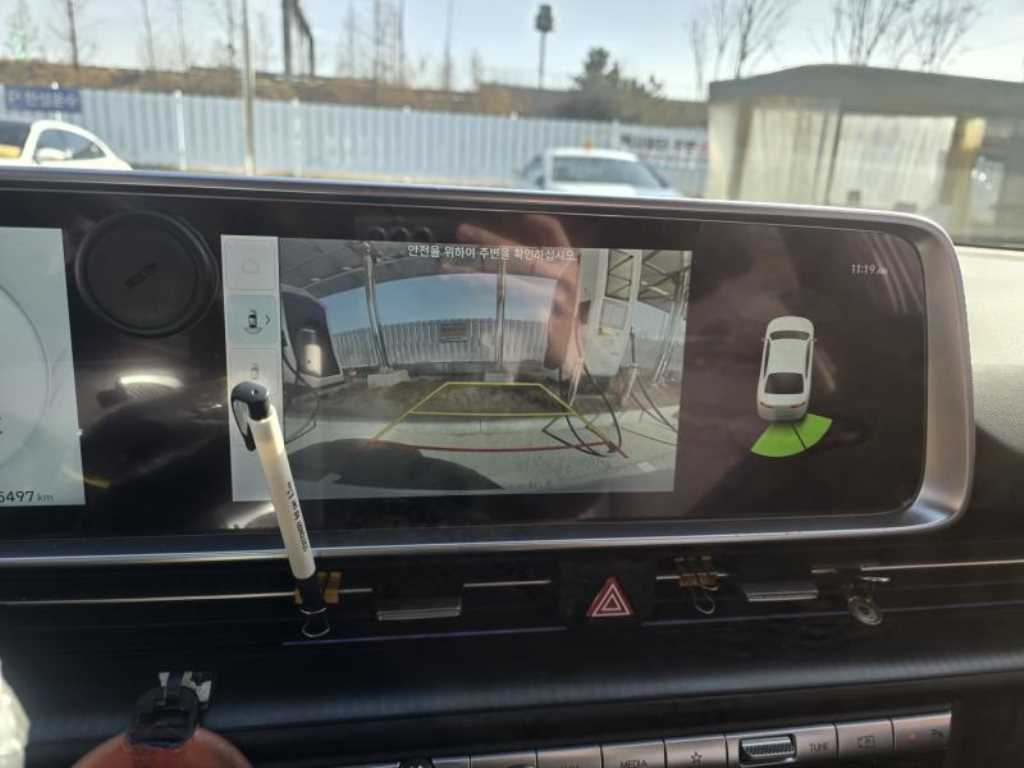 HYUNDAI Ioniq 6 - Vista 9