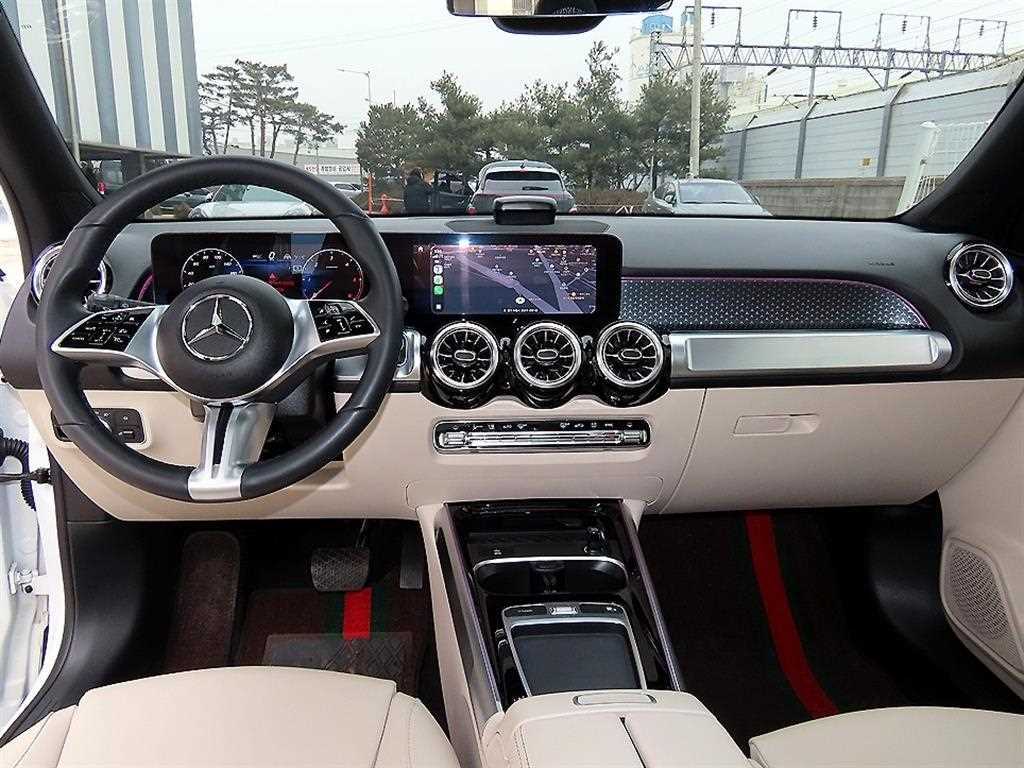 Mercedes Benz GLB Class - Vista 7