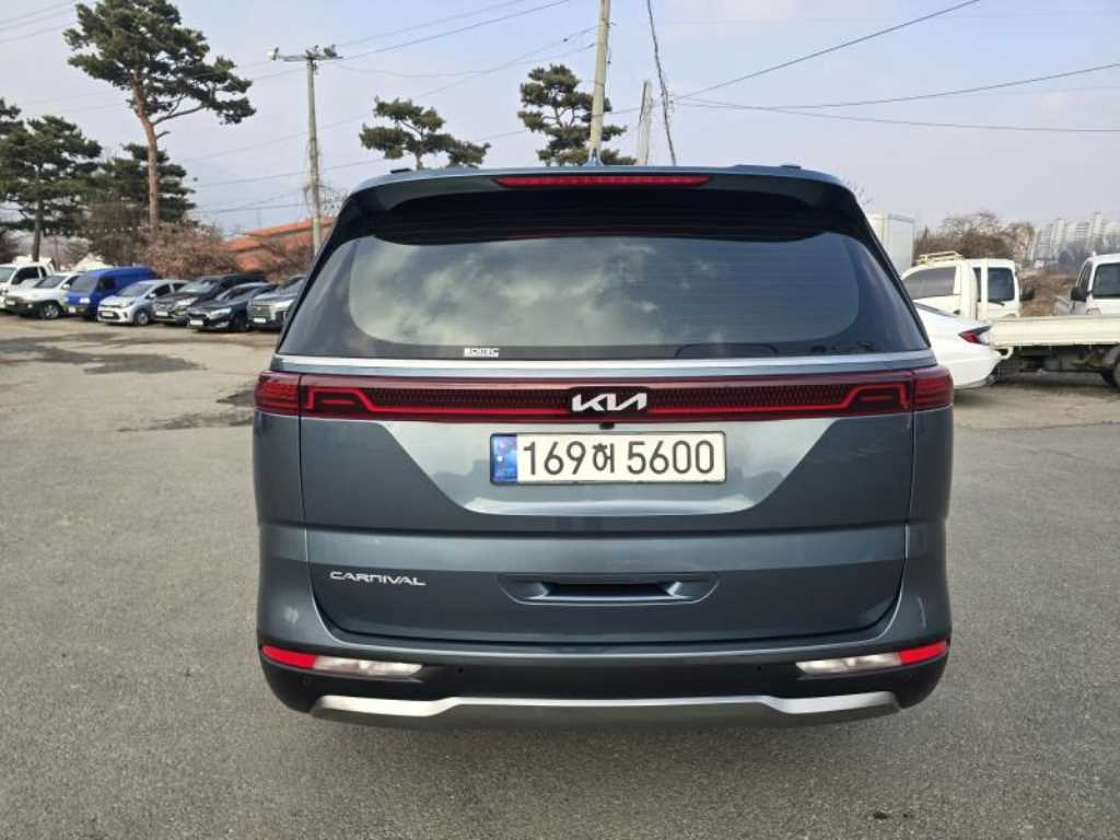 KIA Carnival - Vista 4