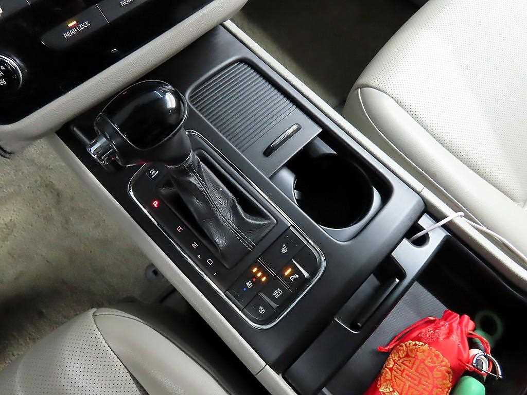 KIA Carnival - Vista 10