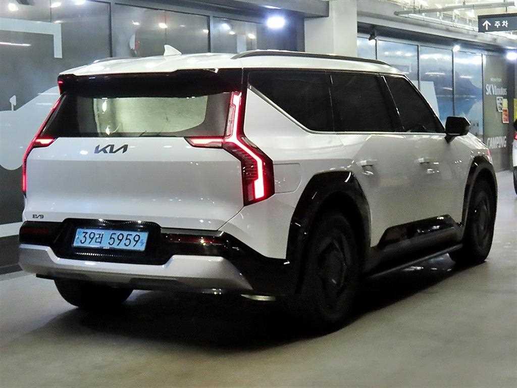 KIA EV9 - Vista 4