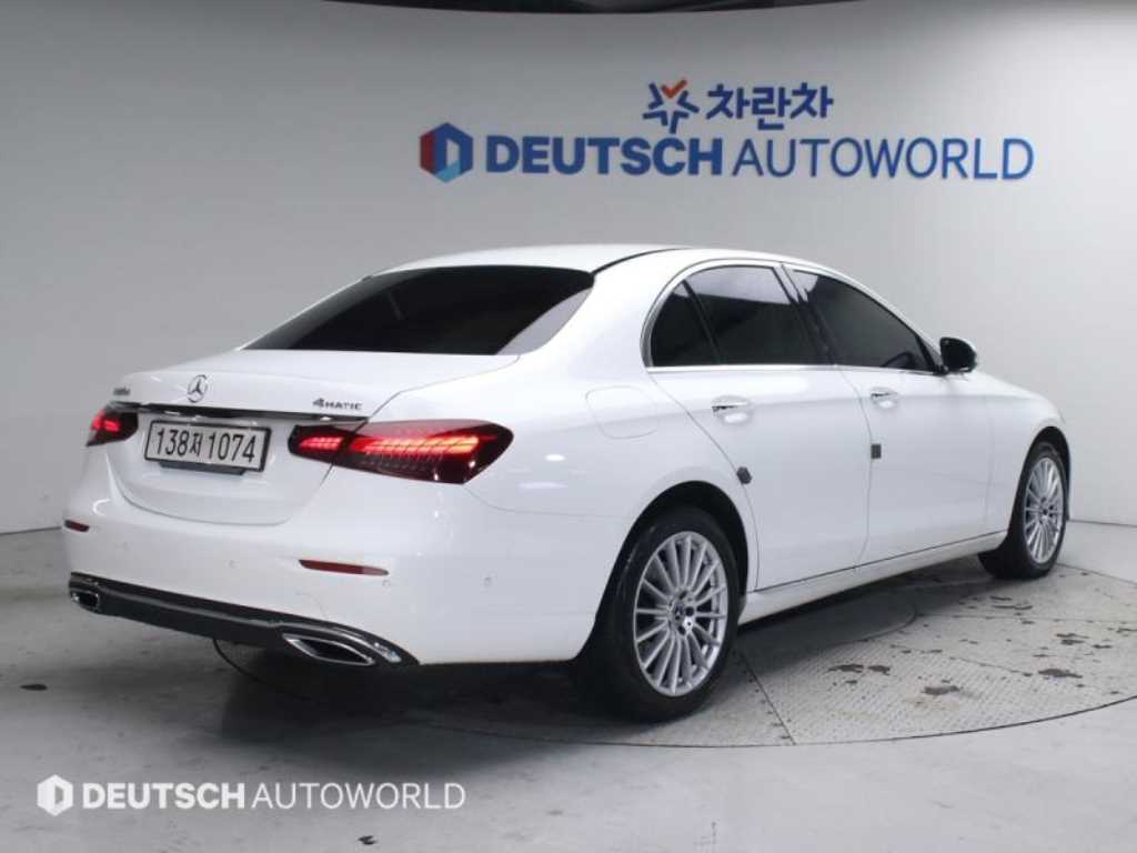 Mercedes Benz E class - Vista 2