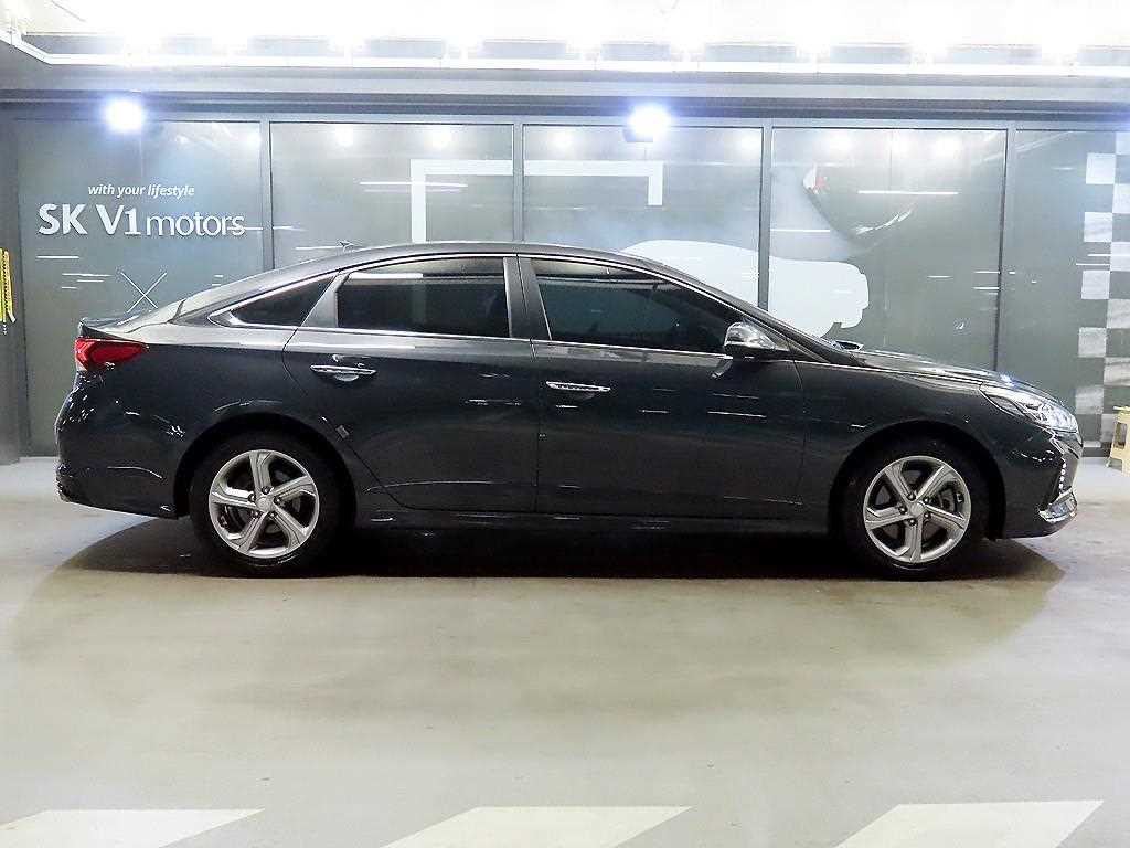 HYUNDAI Sonata - Vista 3