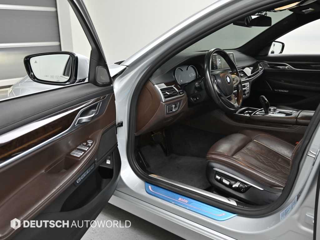 BMW 7 Series - Vista 11