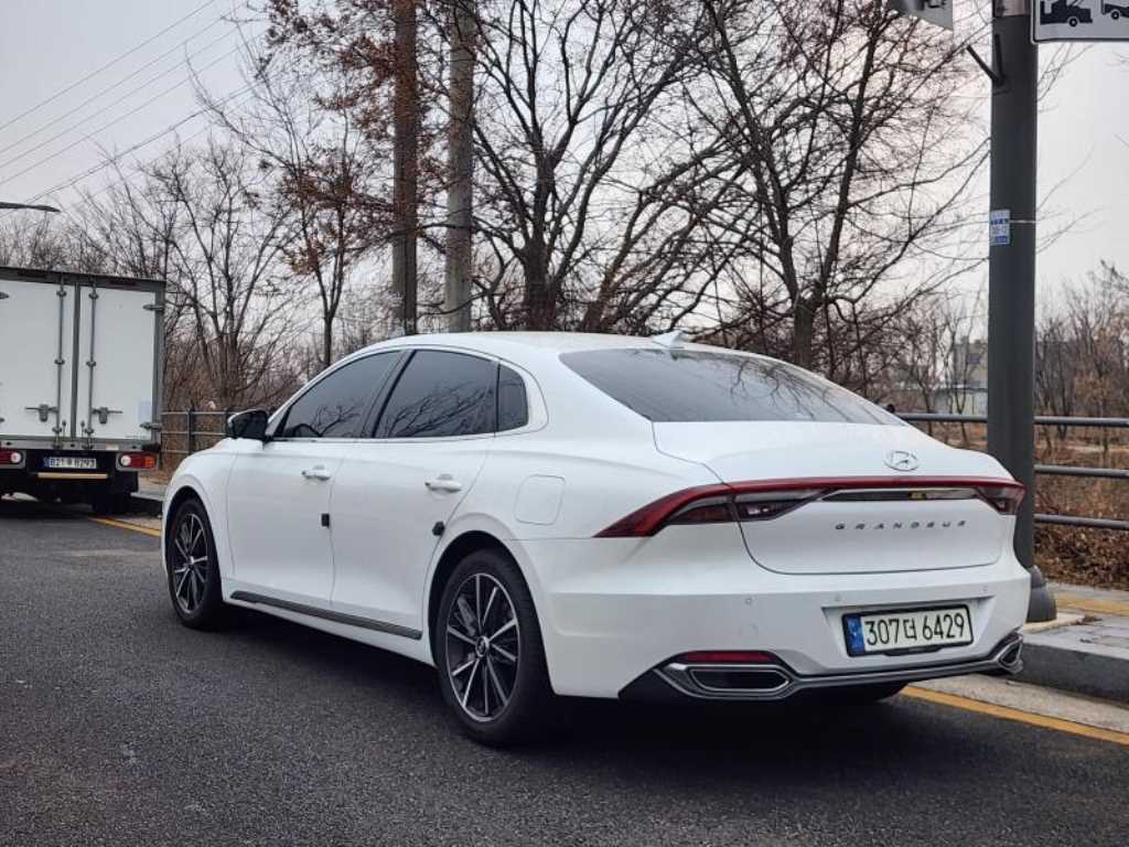 HYUNDAI Grandeur - Vista 4