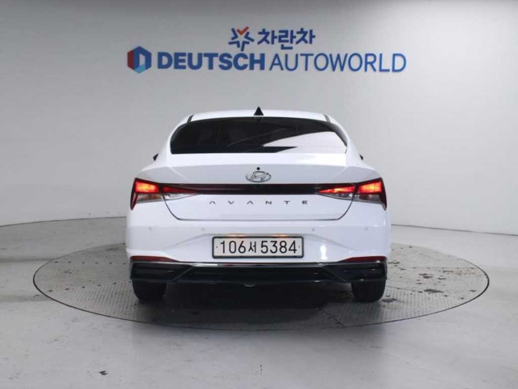 HYUNDAI Avante - Vista 4