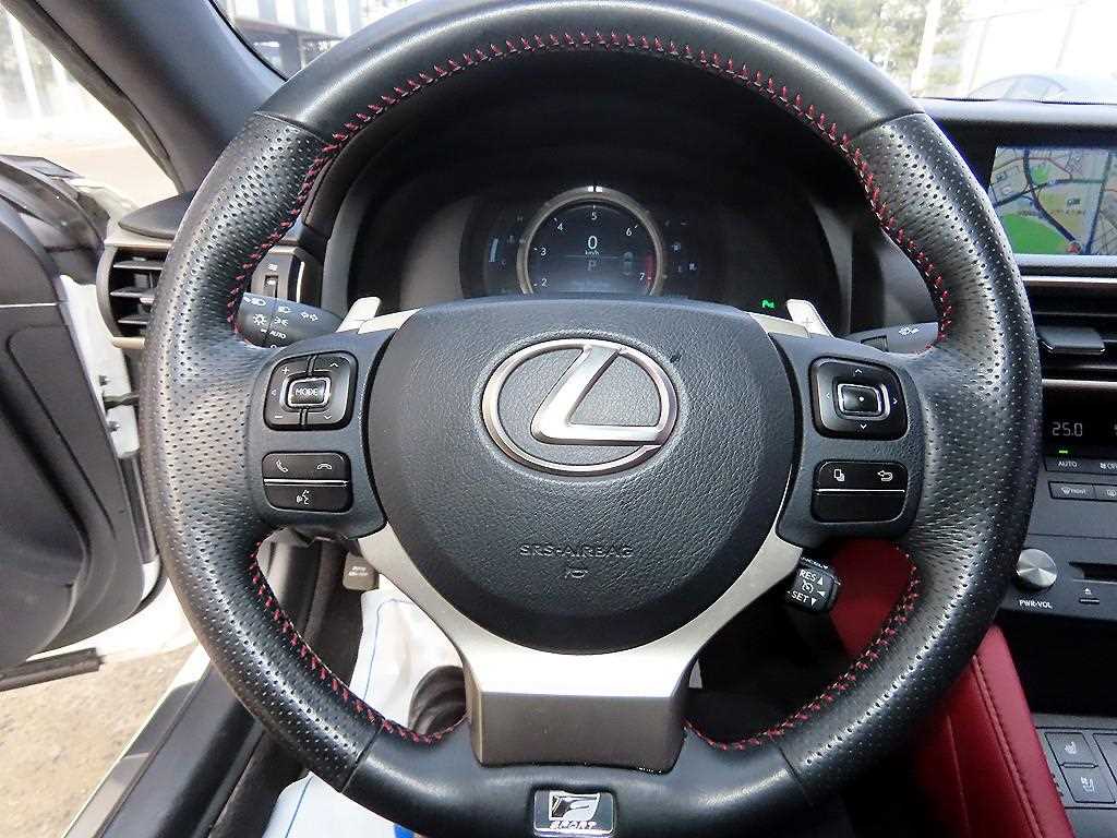 Lexus RC - Vista 8